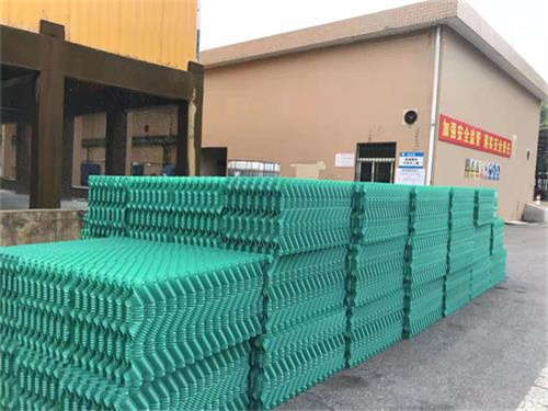 冷卻塔在中央空調(diào)設(shè)備中的作用(冷卻塔在中央空調(diào)中有什么作用)