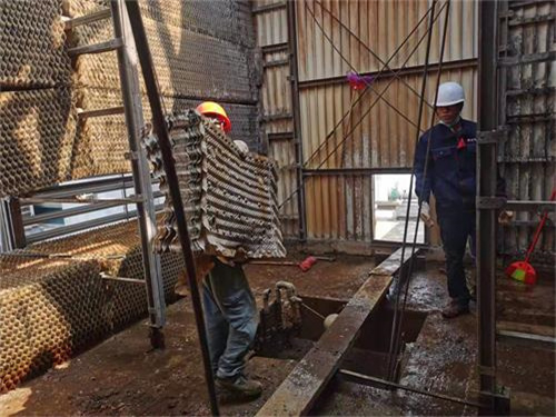 開式冷卻塔節(jié)能改造對企業(yè)的好處(閉式冷卻塔與開式